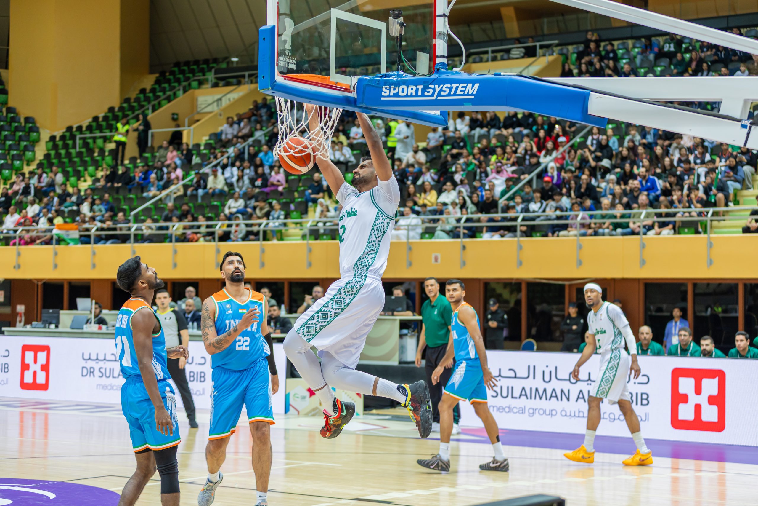 You are currently viewing أخضر السلة يفتتح مشواره بتصفيات كأس العالم بانتصار مستحق على الهند